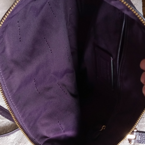 ✨ 3x HP ✨ EUC ✨ Plum Crossbody Coach Bag ✨ - Picture 12 of 15